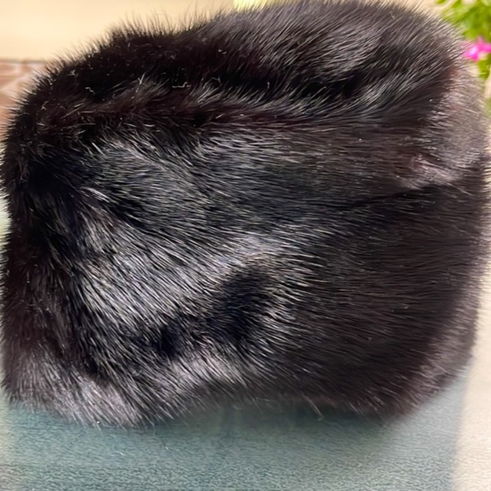 Vintage Black Mink Hat, from the 60’s - Picture 12 of 15